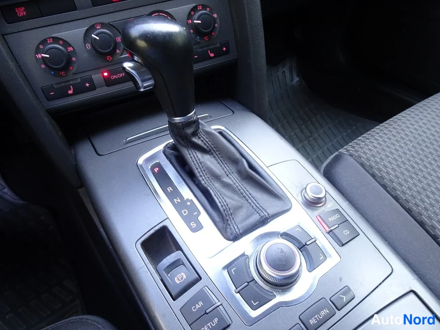 Harmaa Audi A6 2006, yksityiskohta, kuva 32