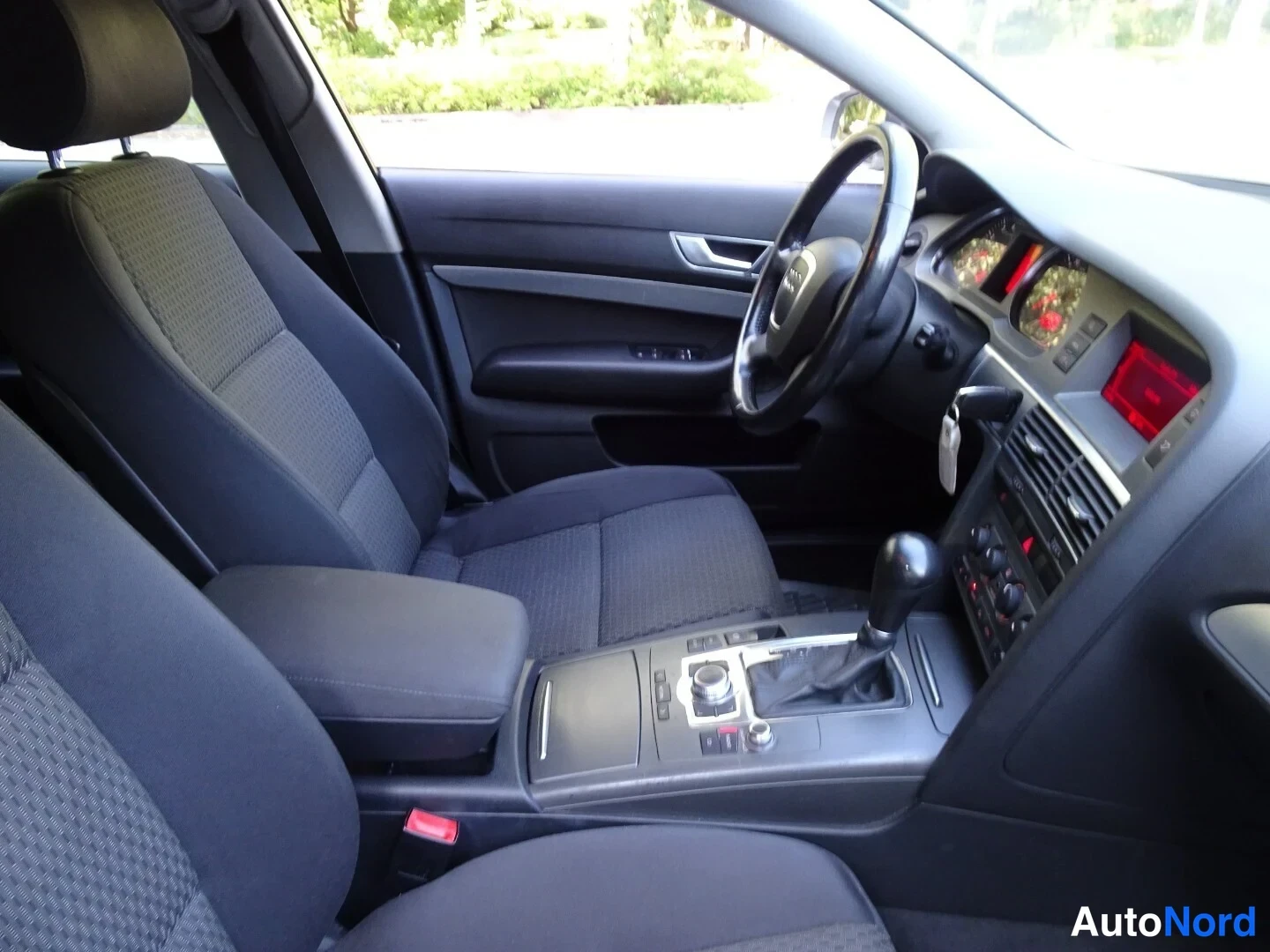 Harmaa Audi A6 2006, ohjaamo, kuva 21