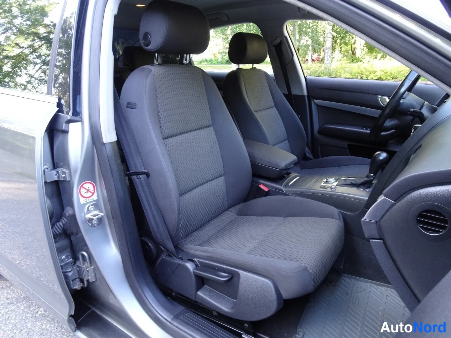 Harmaa Audi A6 2006, etuistuimet, kuva 24