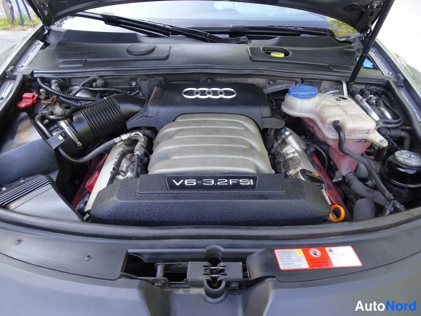 Harmaa Audi A6 2006, moottoritila, kuva 29