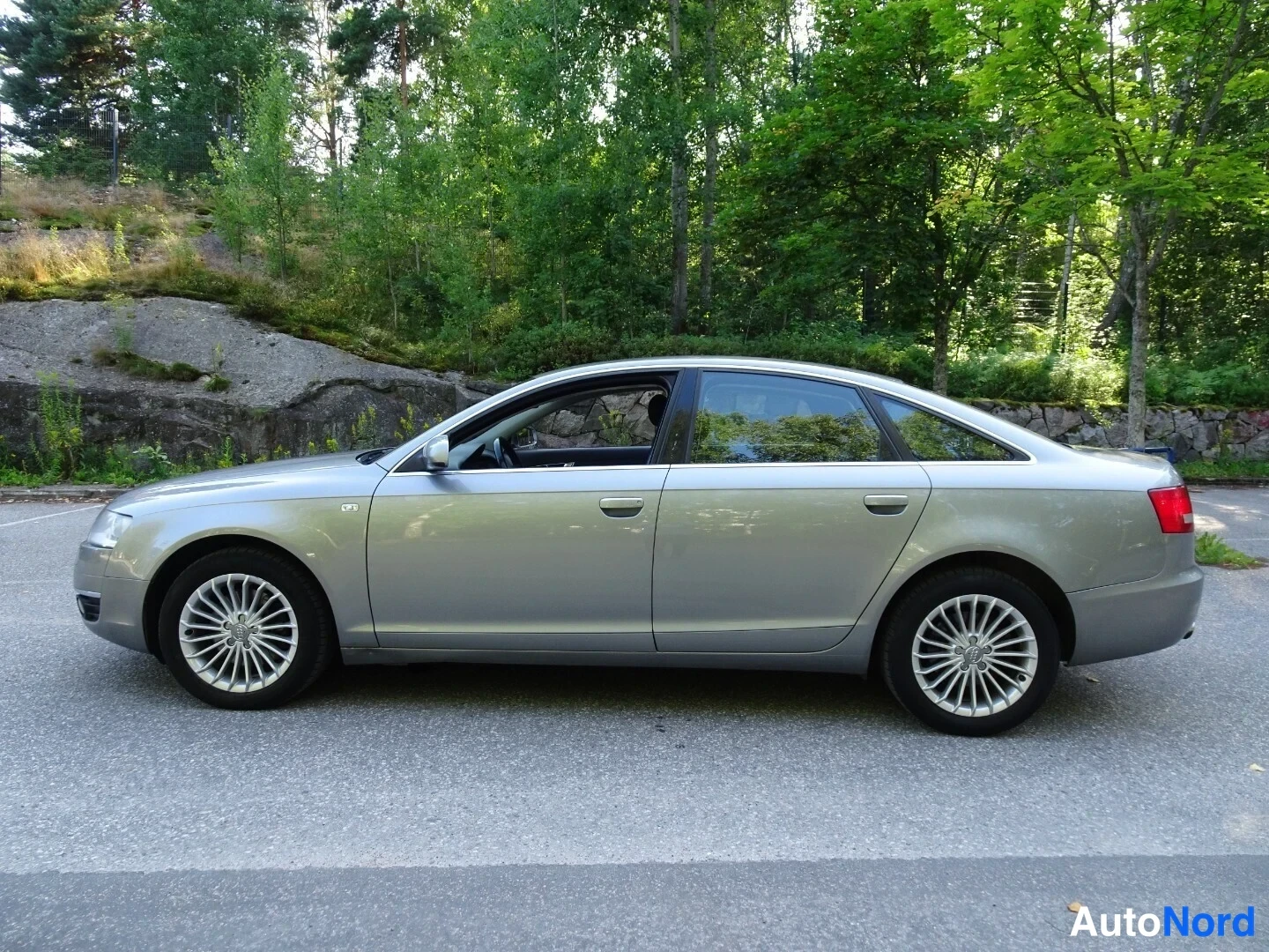 Harmaa Audi A6 2006, sivulta, kuva 10