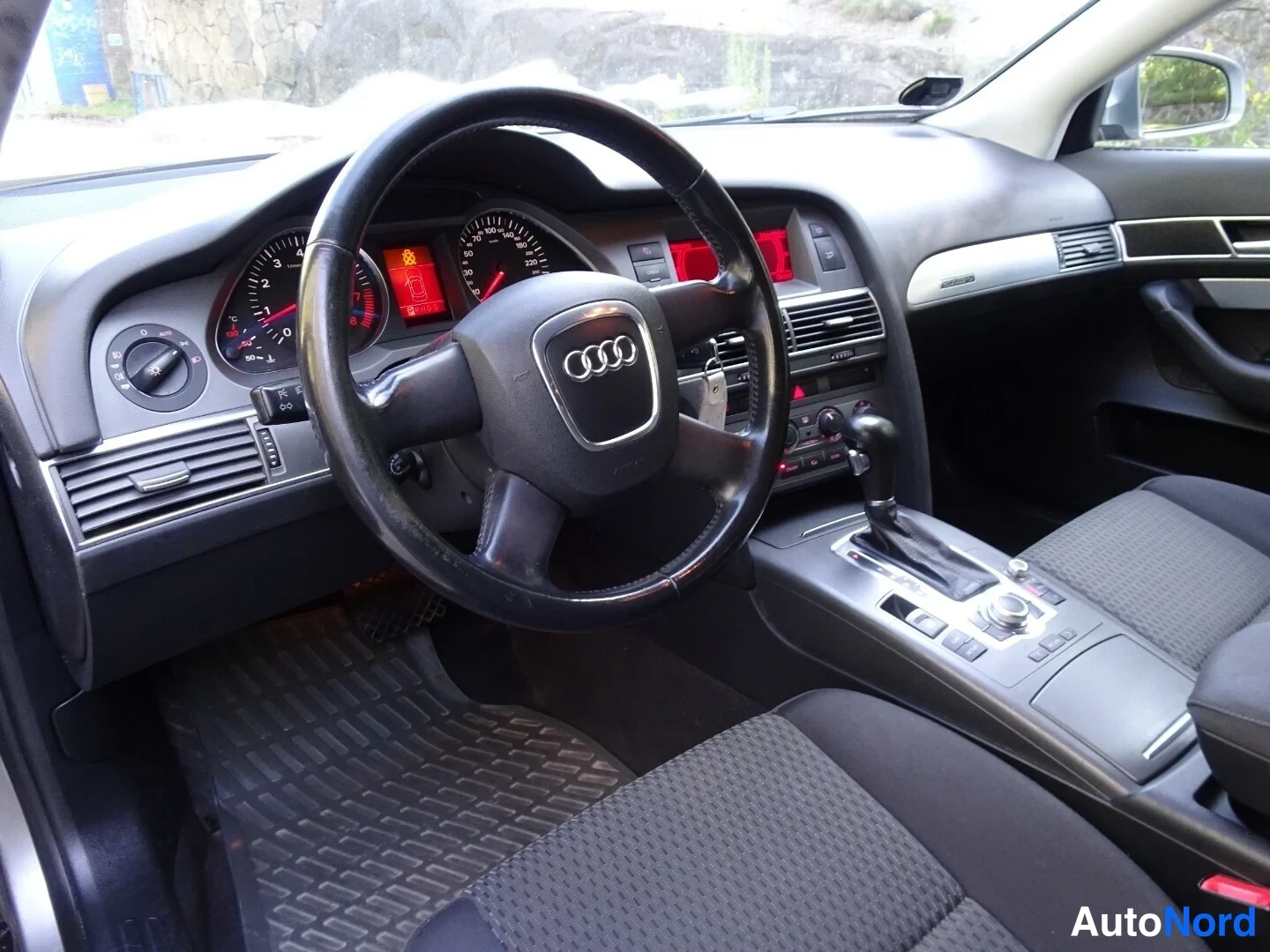 Harmaa Audi A6 2006, ohjaamo, kuva 19