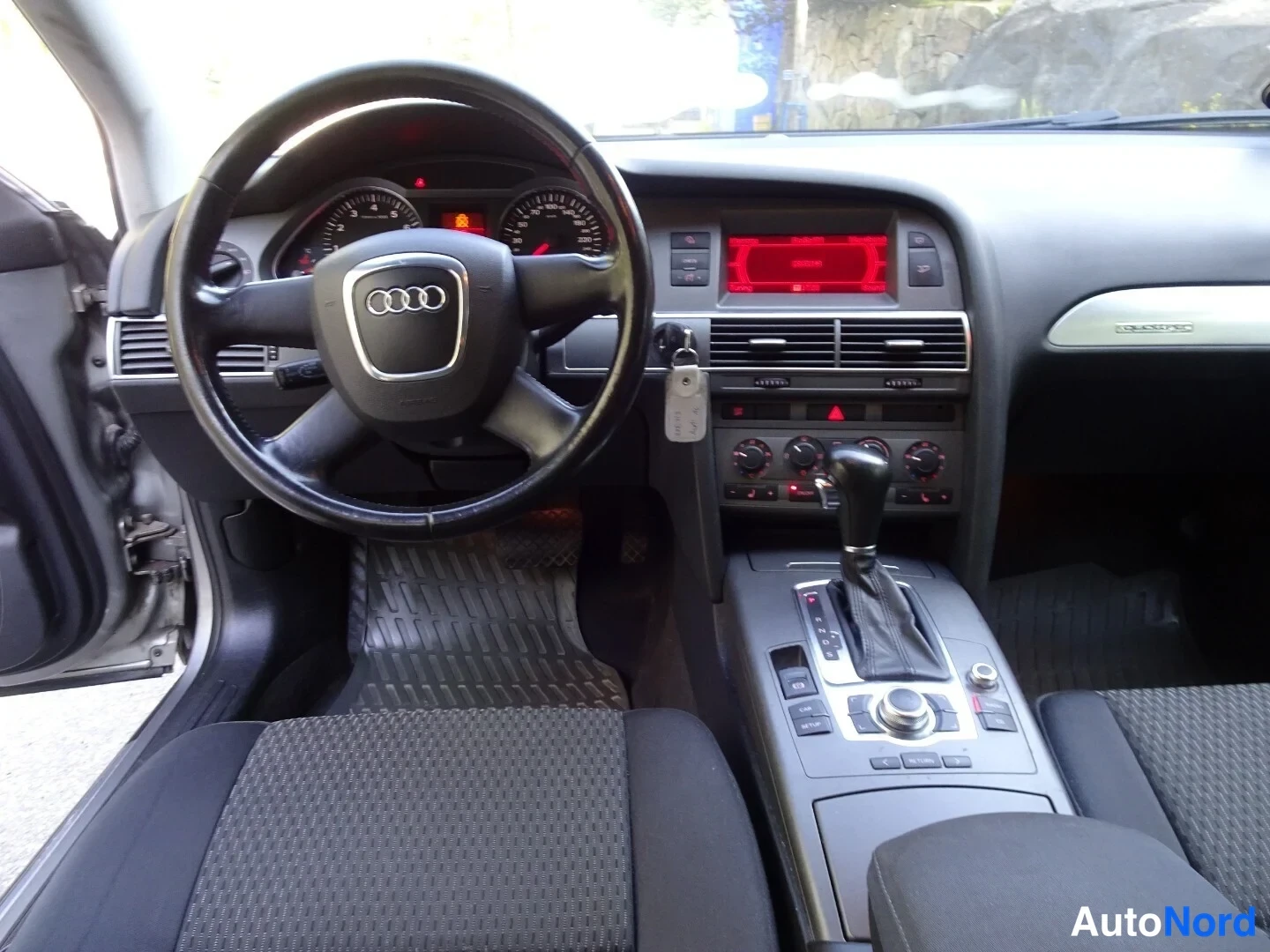 Harmaa Audi A6 2006, ohjaamo, kuva 22