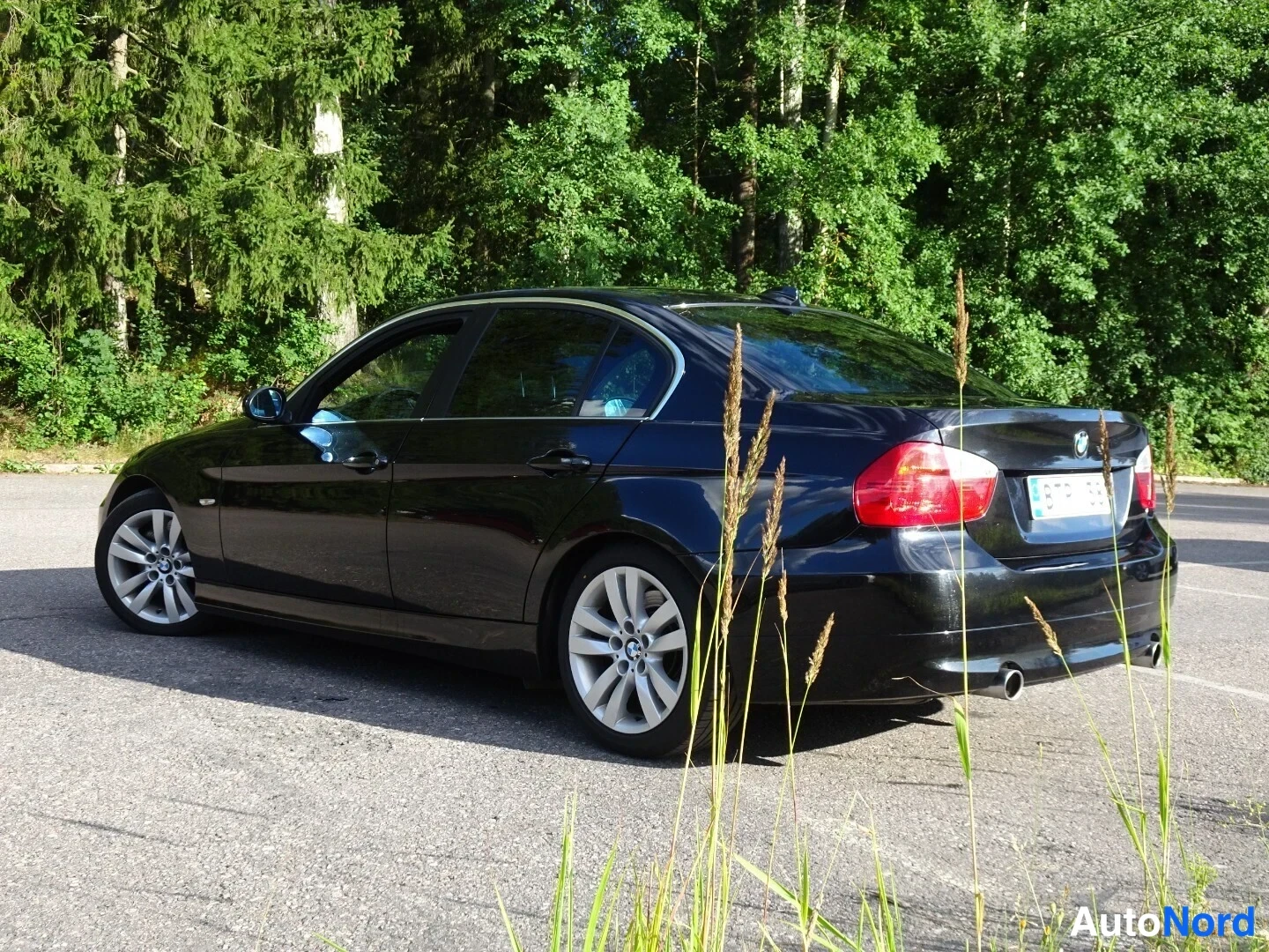Musta BMW 335i 2007, takaviisto, kuva 10