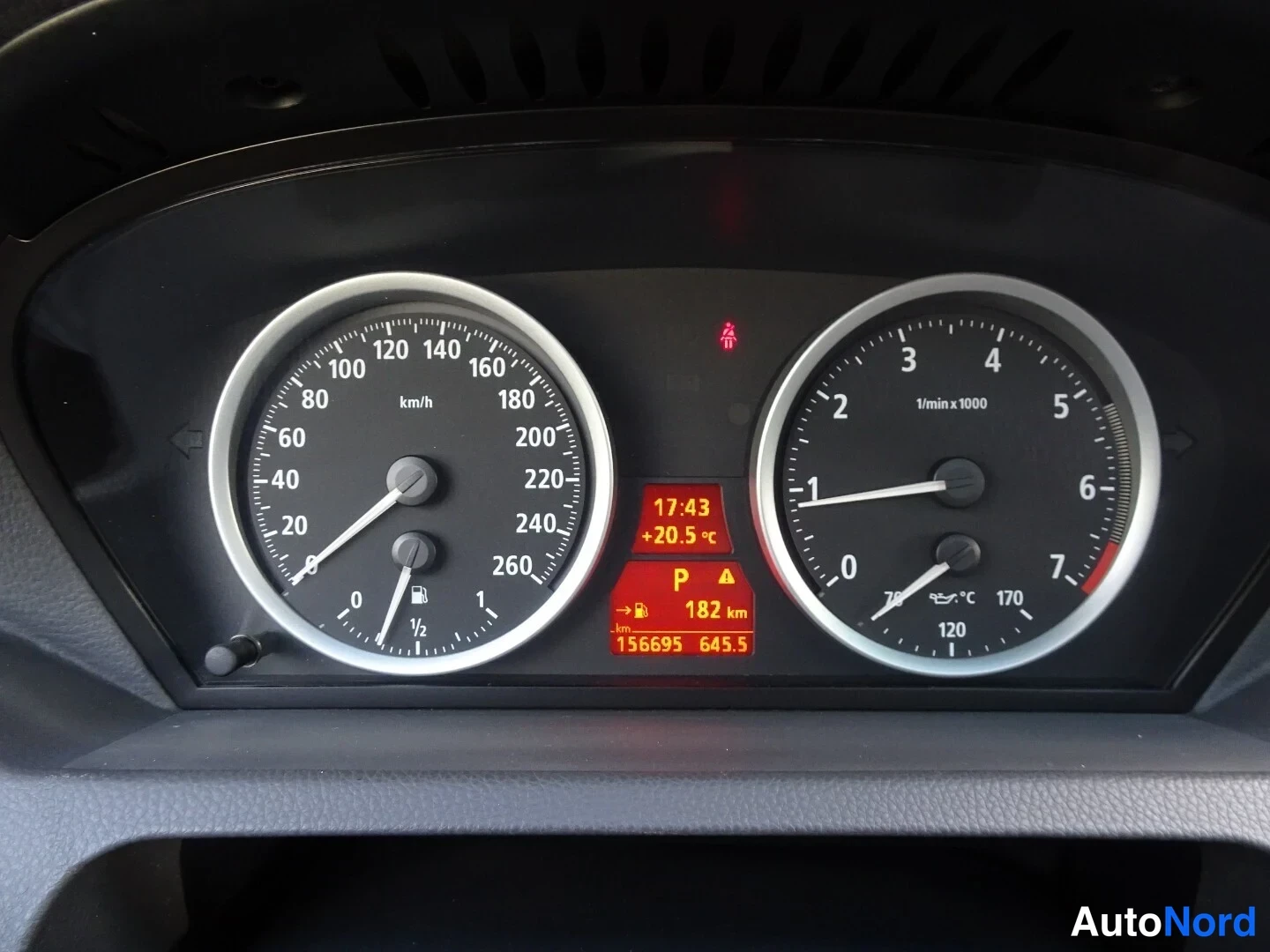 Musta BMW 645i 2004, yksityiskohta, kuva 28