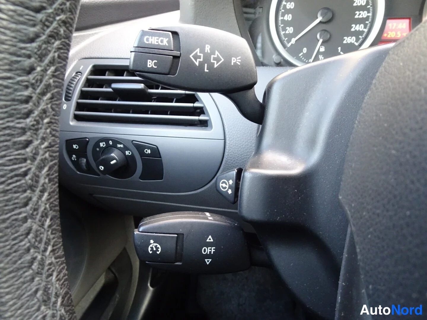 Musta BMW 645i 2004, yksityiskohta, kuva 29