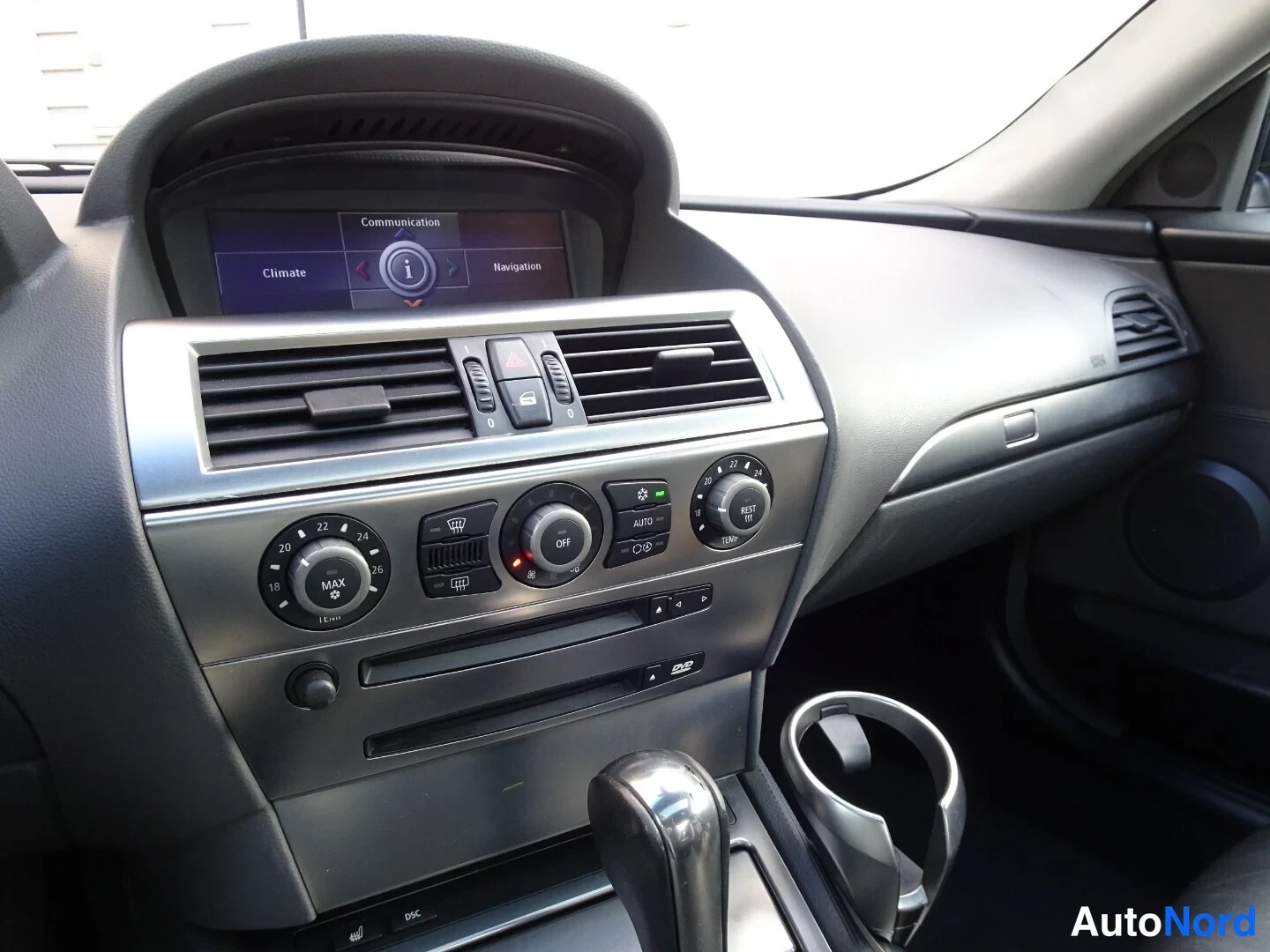 Musta BMW 645i 2004, ohjaamo, kuva 16
