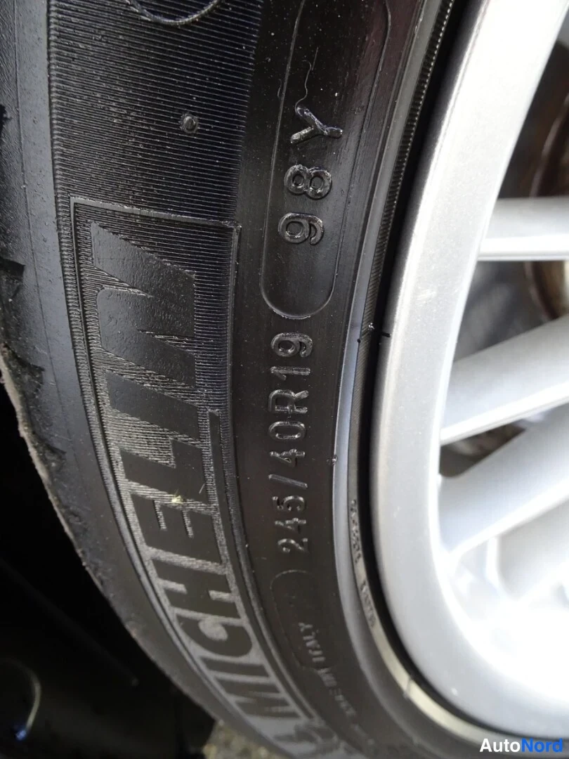 Musta BMW 645i 2004, yksityiskohta, kuva 35