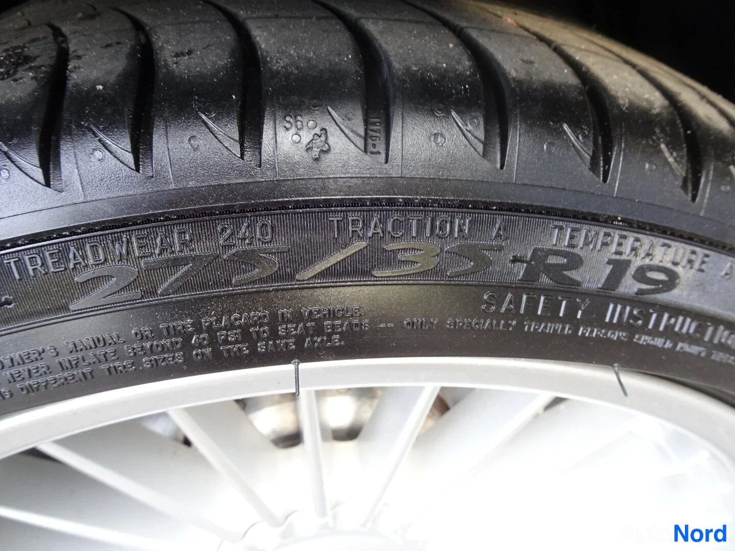 Musta BMW 645i 2004, yksityiskohta, kuva 39