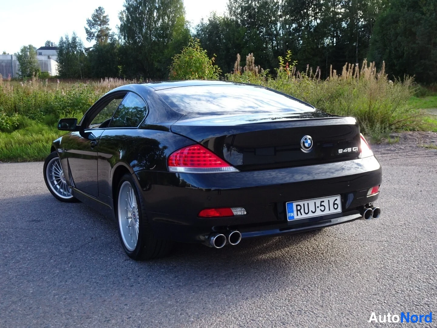 Musta BMW 645i 2004, takaviisto, kuva 9