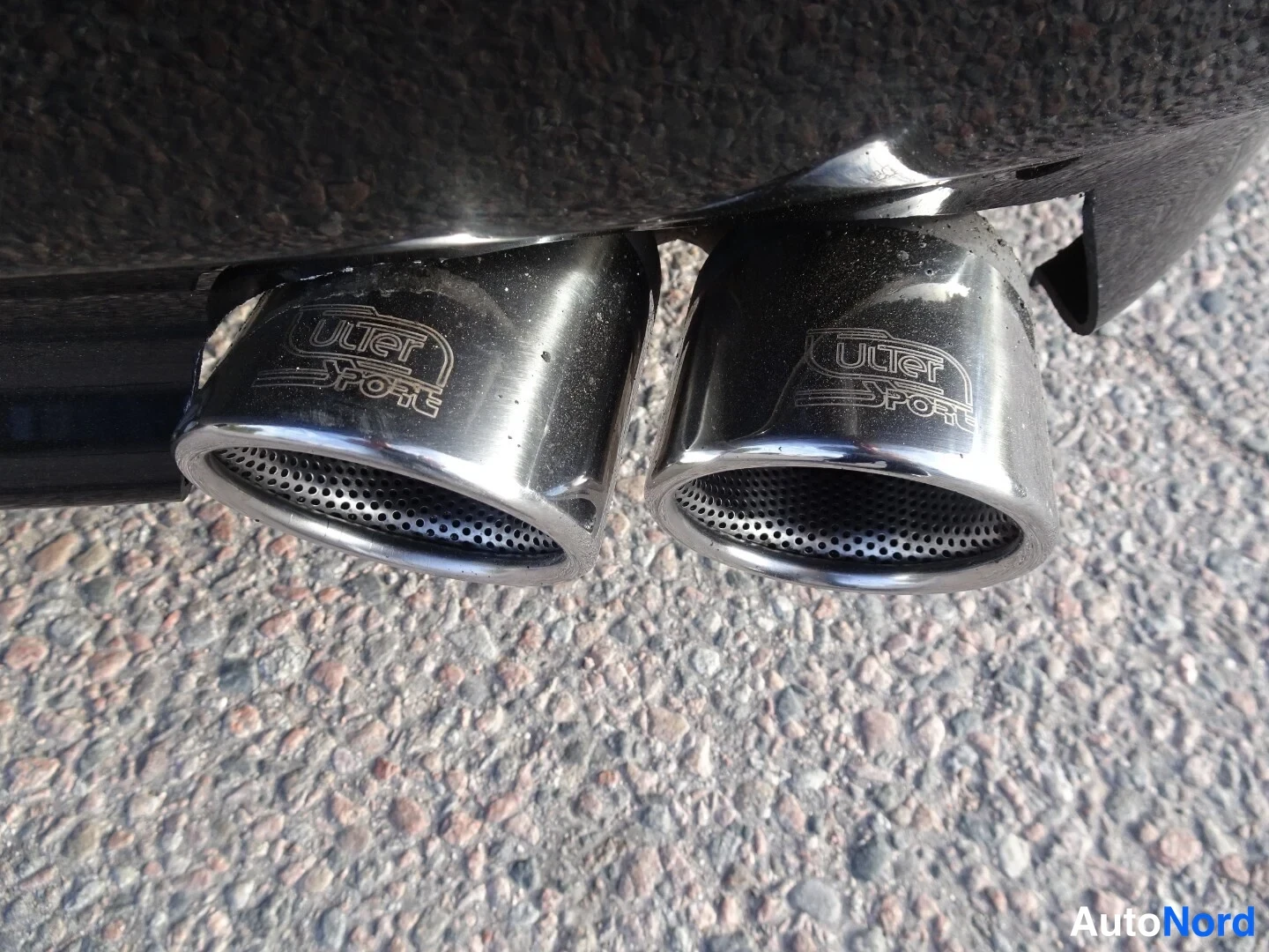 Musta BMW 645i 2004, yksityiskohta, kuva 36