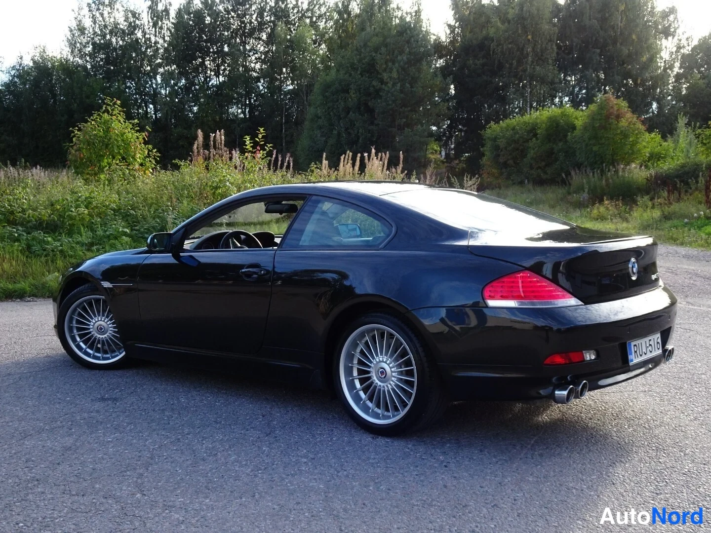 Musta BMW 645i 2004, takaviisto, kuva 10