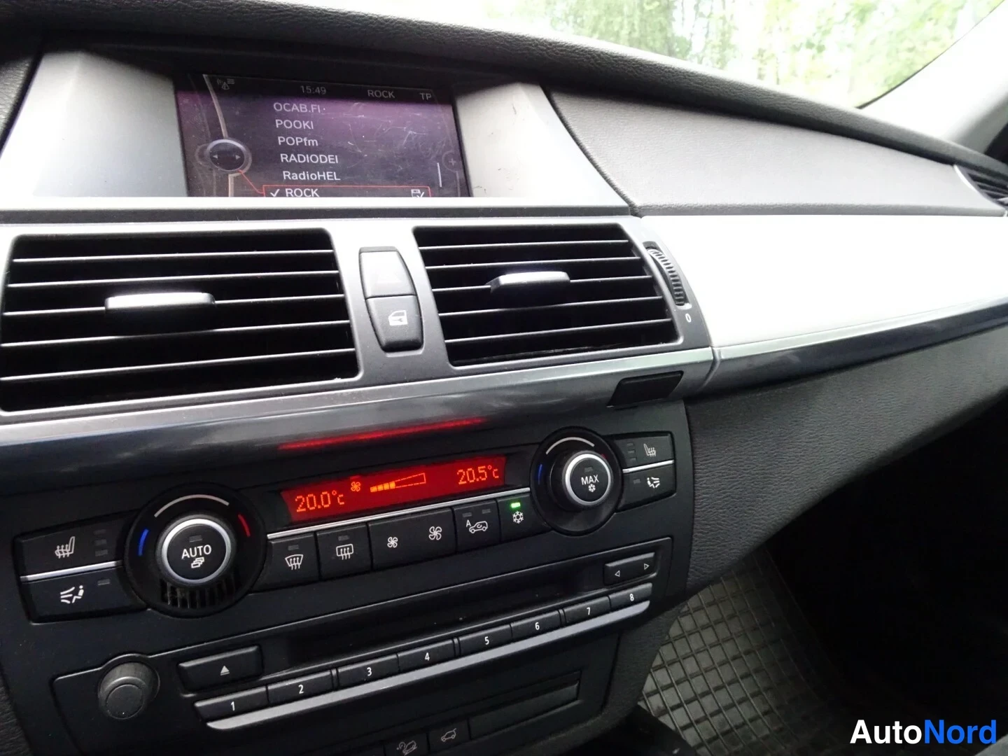 Hopea BMW X6 xDrive40d 2011, ohjaamo, kuva 19