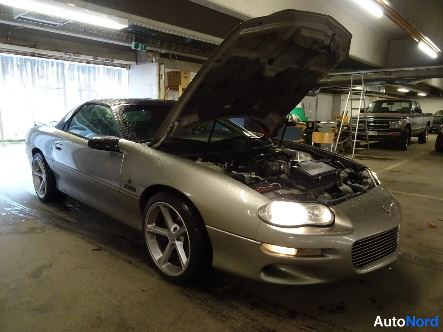 Hopea Chevrolet Camaro 1999, etuviisto, keula oikealle, kuva 7