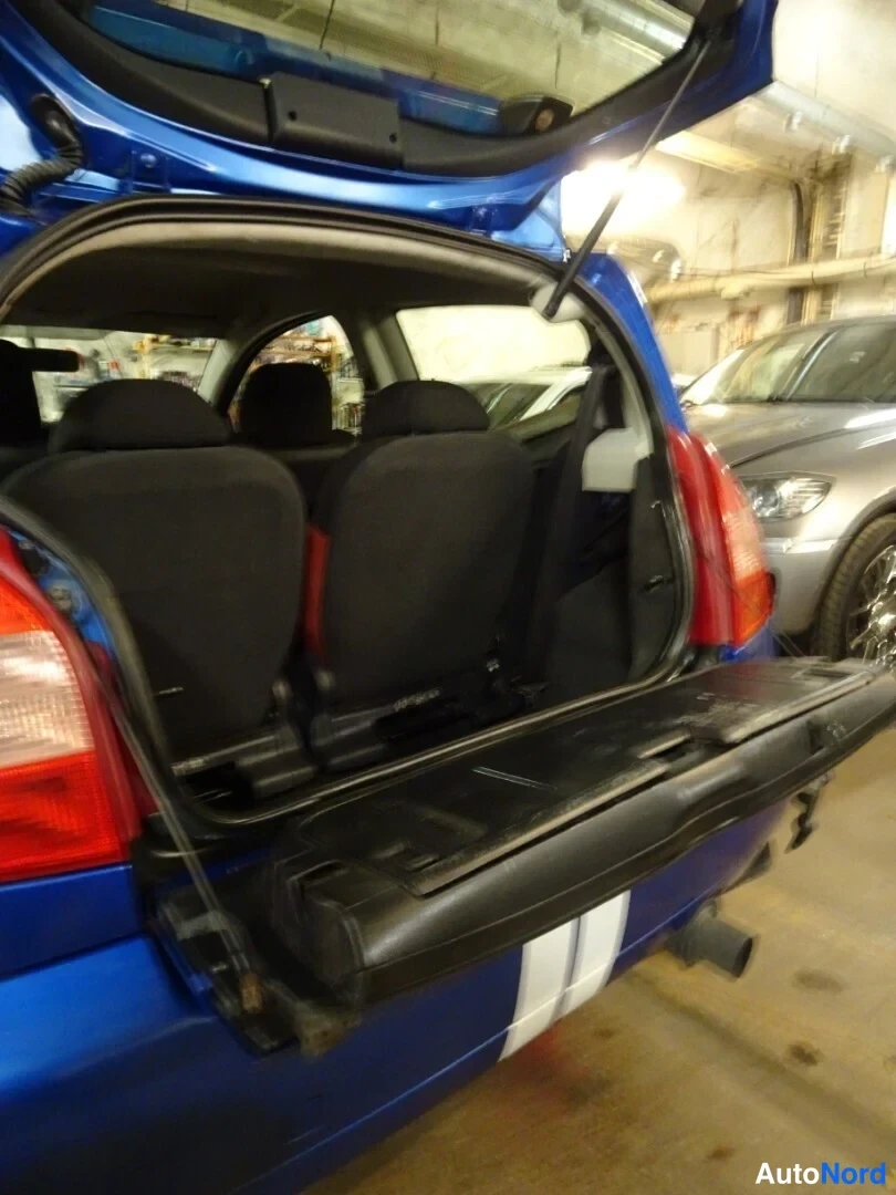 Blue Citroen C2 2004, rear seats, photo 28