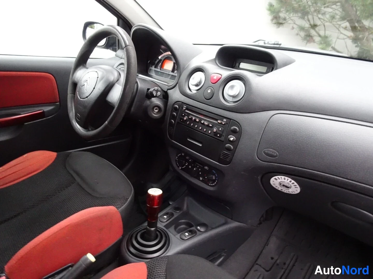 Blue Citroen C2 2004, cockpit, photo 22