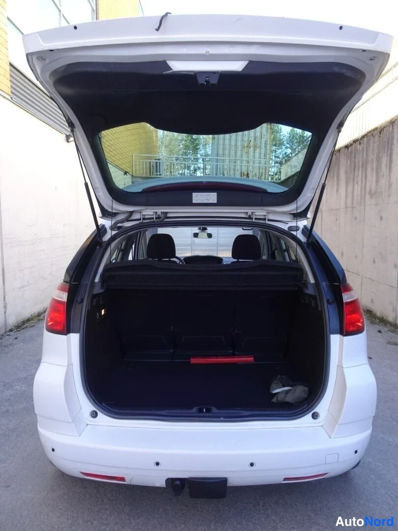 Valkoinen Citroen C4 Picasso 2013, takaviisto, kuva 14