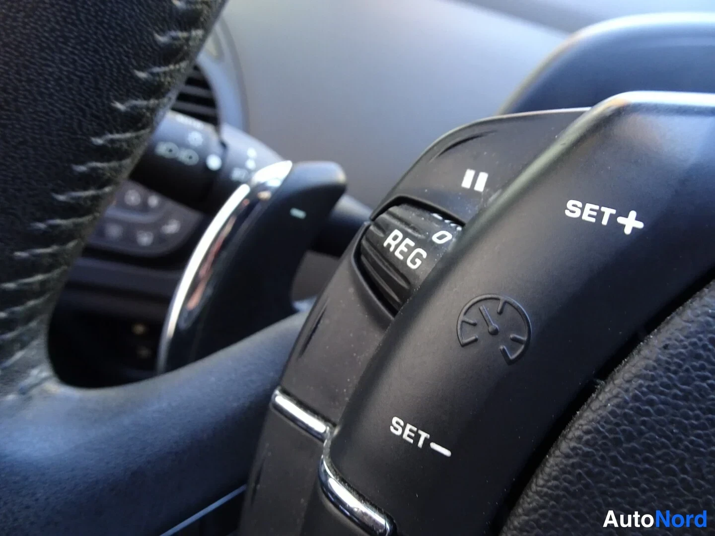 Valkoinen Citroen C4 Picasso 2013, yksityiskohta, kuva 29
