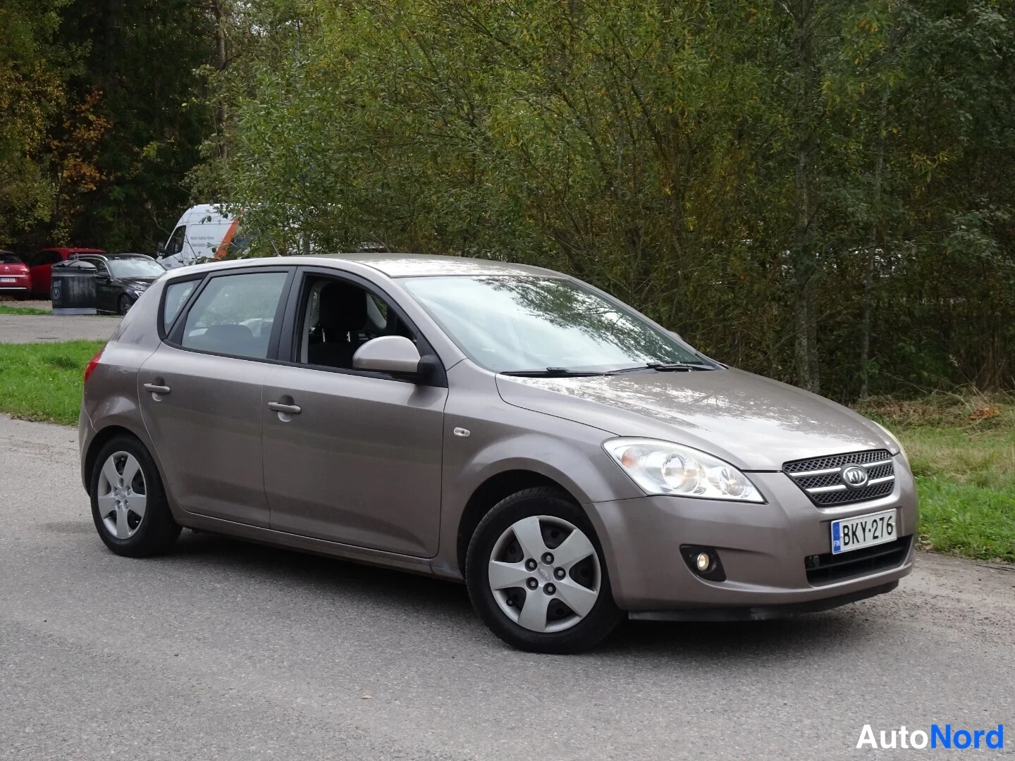 Beige Kia Ceed 2008, etuviisto, keula oikealle, kuva 7