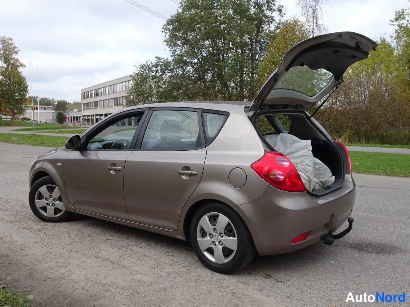 Beige Kia Ceed 2008, takaviisto, kuva 12