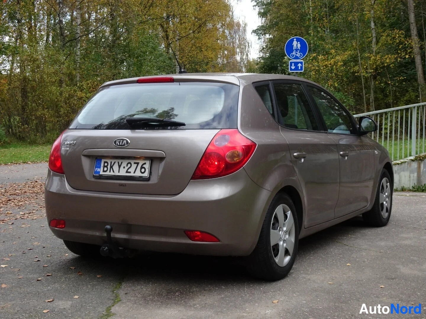 Beige Kia Ceed 2008, takaviisto, kuva 14