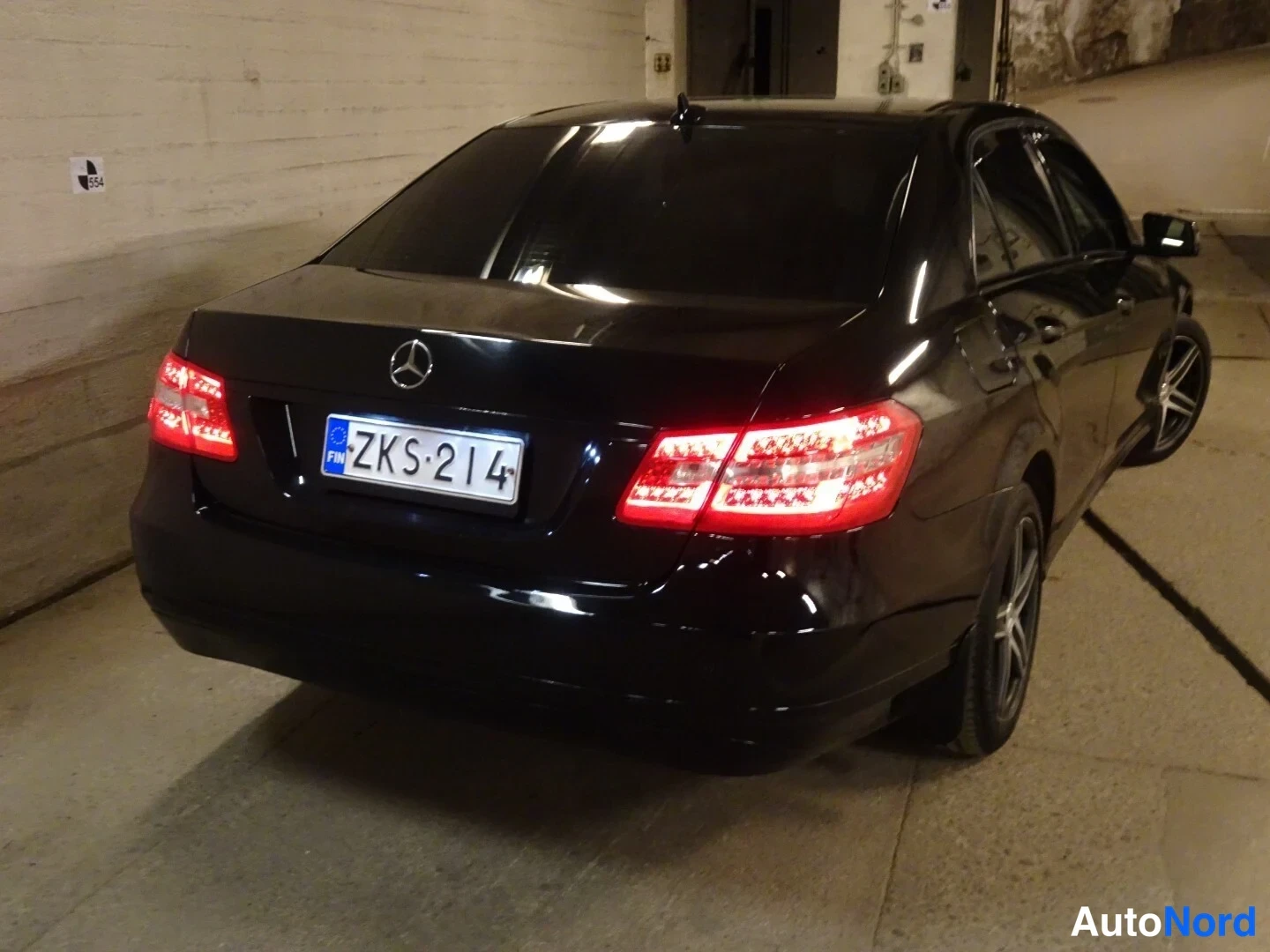 Musta Mercedes-Benz E 250 CDI 4MATIC 2013, kuva 38