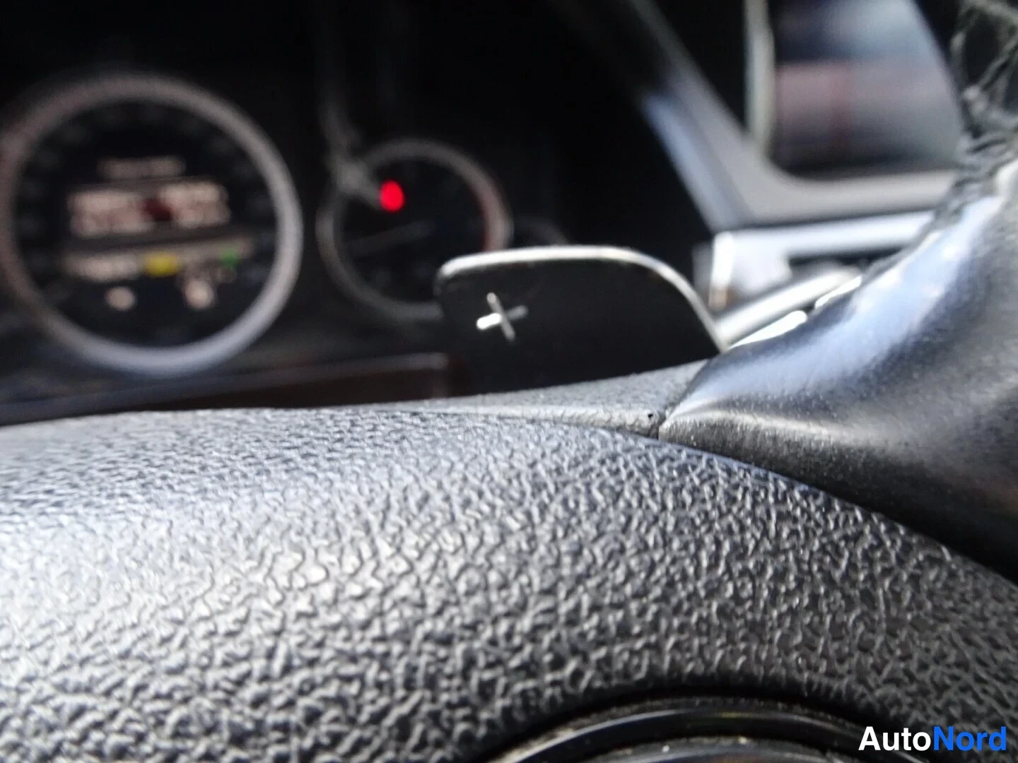 Musta Mercedes-Benz E 250 CDI 4MATIC 2013, yksityiskohta, kuva 33