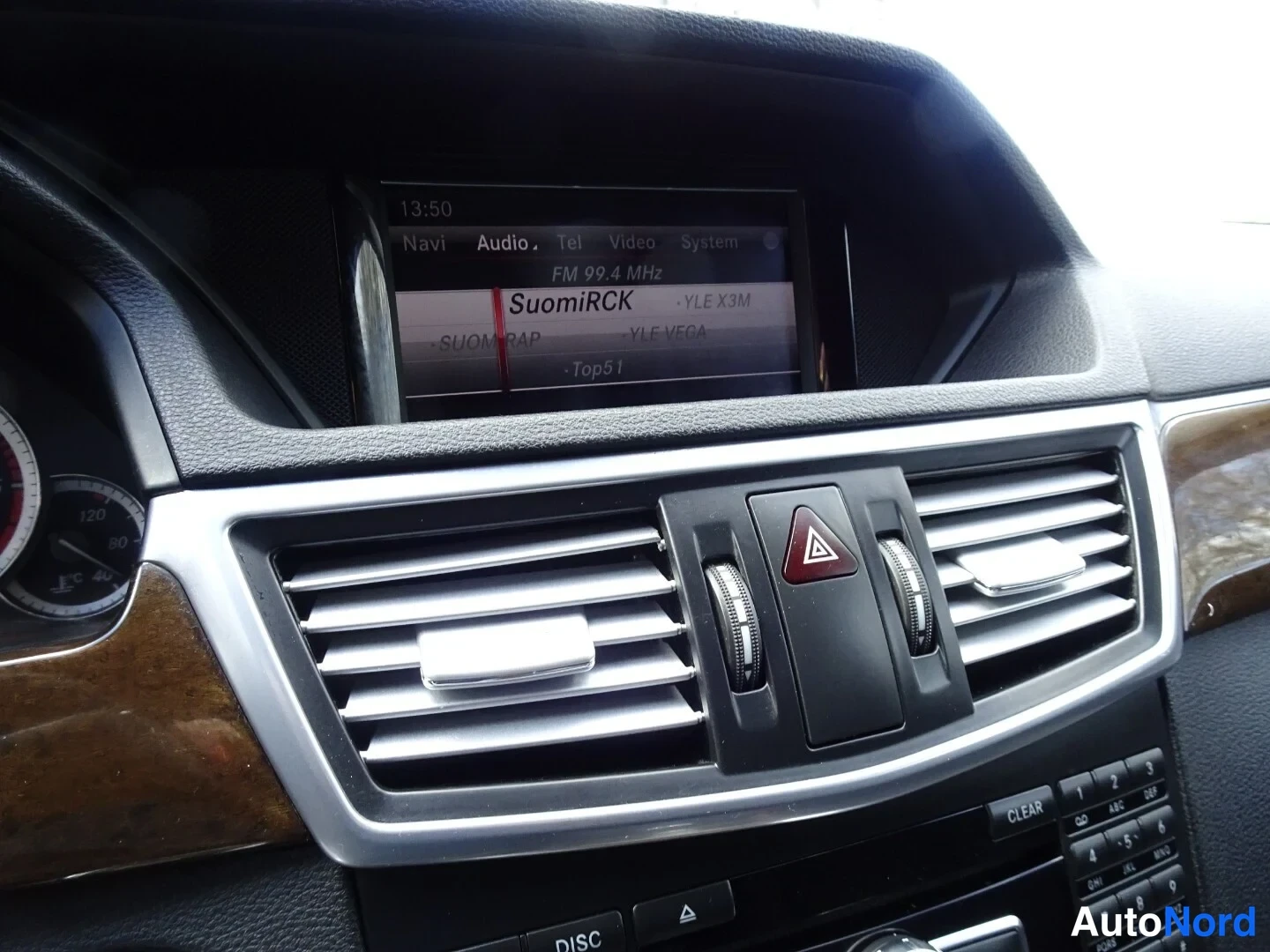 Musta Mercedes-Benz E 250 CDI 4MATIC 2013, yksityiskohta, kuva 34