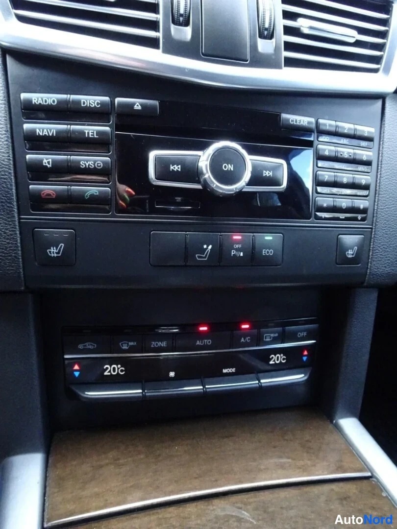 Musta Mercedes-Benz E 250 CDI 4MATIC 2013, yksityiskohta, kuva 36