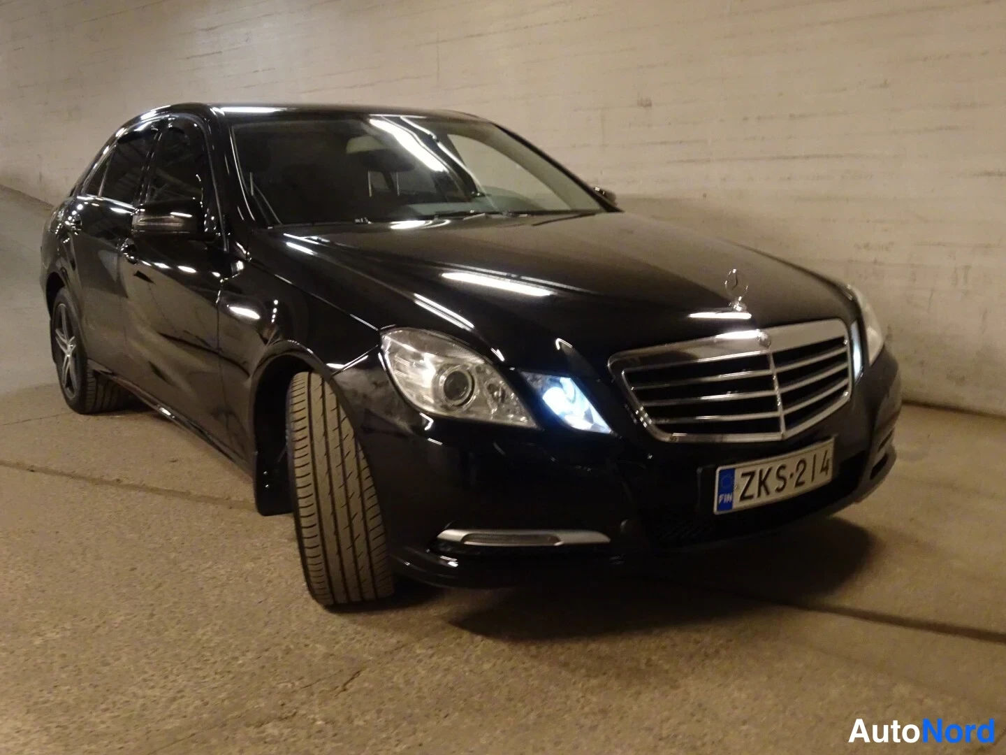 Musta Mercedes-Benz E 250 CDI 4MATIC 2013, kuva 39