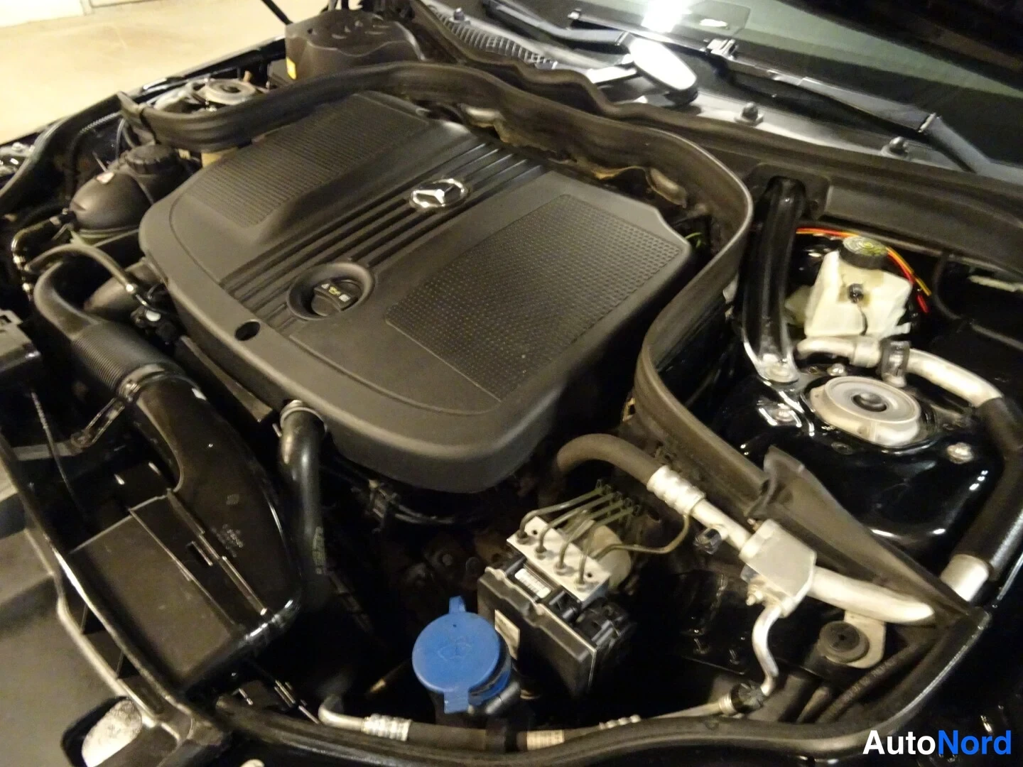 Musta Mercedes-Benz E 250 CDI 4MATIC 2013, moottoritila, kuva 25