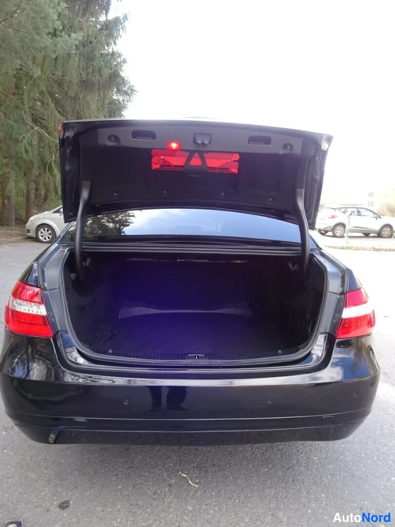 Musta Mercedes-Benz E 250 CDI 4MATIC 2013, tavaratila, kuva 21