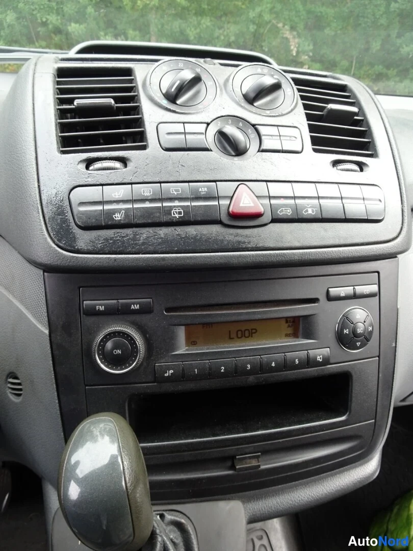 Silver Mercedes-Benz Vito 115 CDI 2007, detalj, bild 21