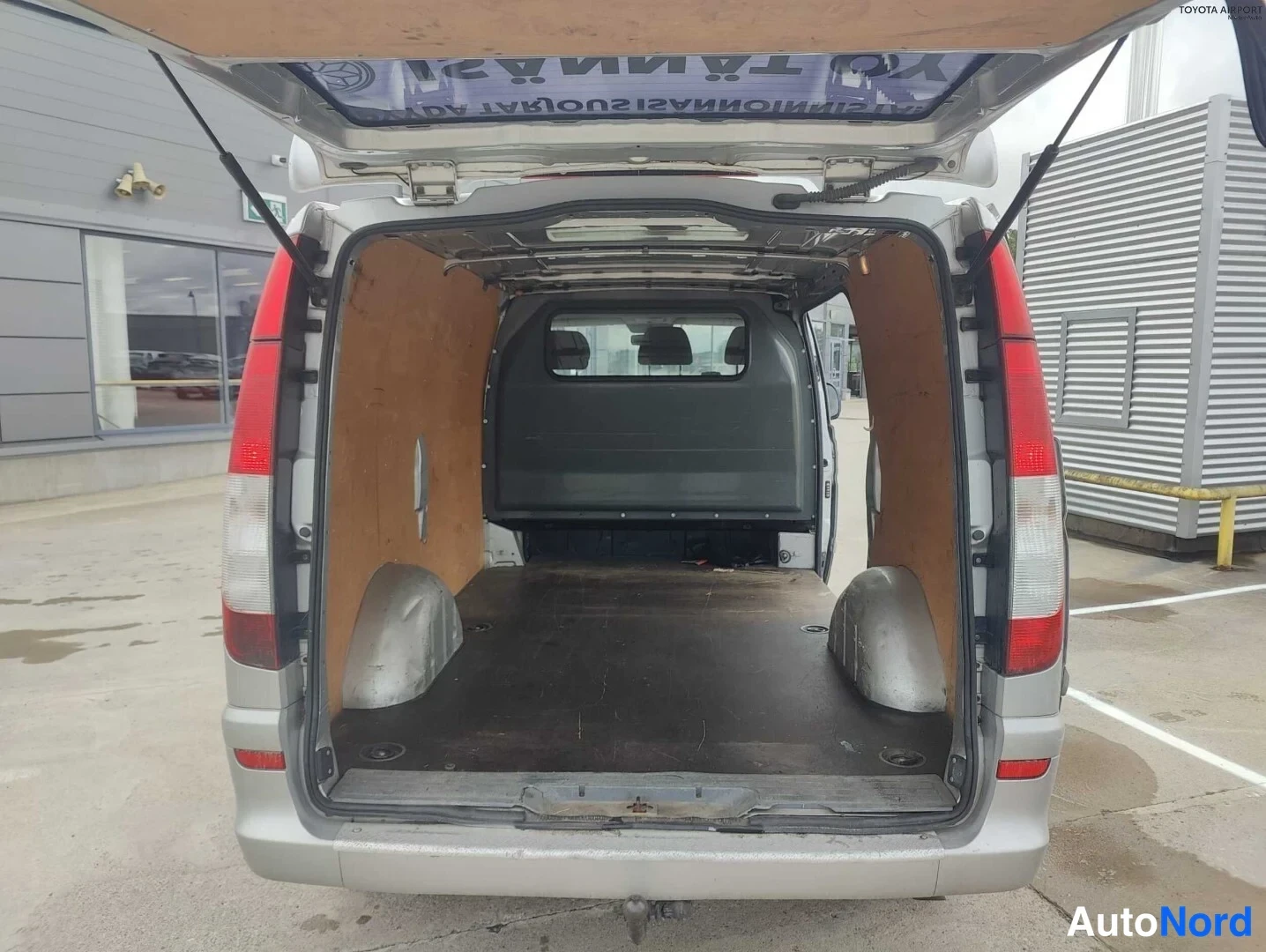 Silver Mercedes-Benz Vito 115 CDI 2007, bagageutrymme, bild 17