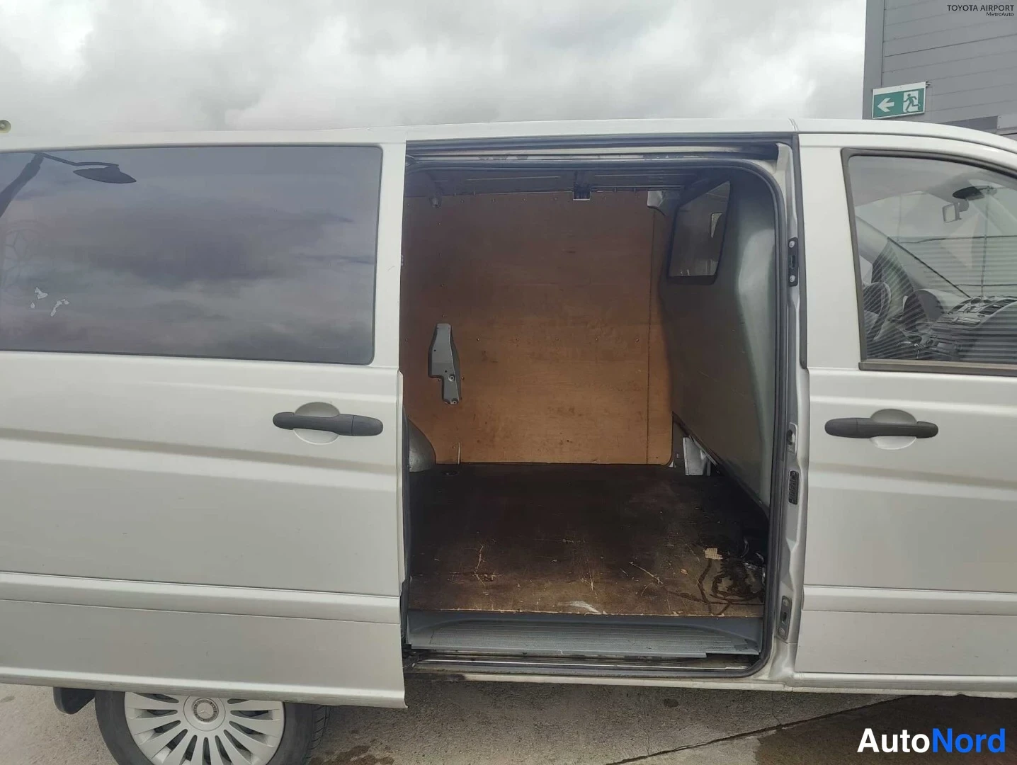 Silver Mercedes-Benz Vito 115 CDI 2007, bagageutrymme, bild 19