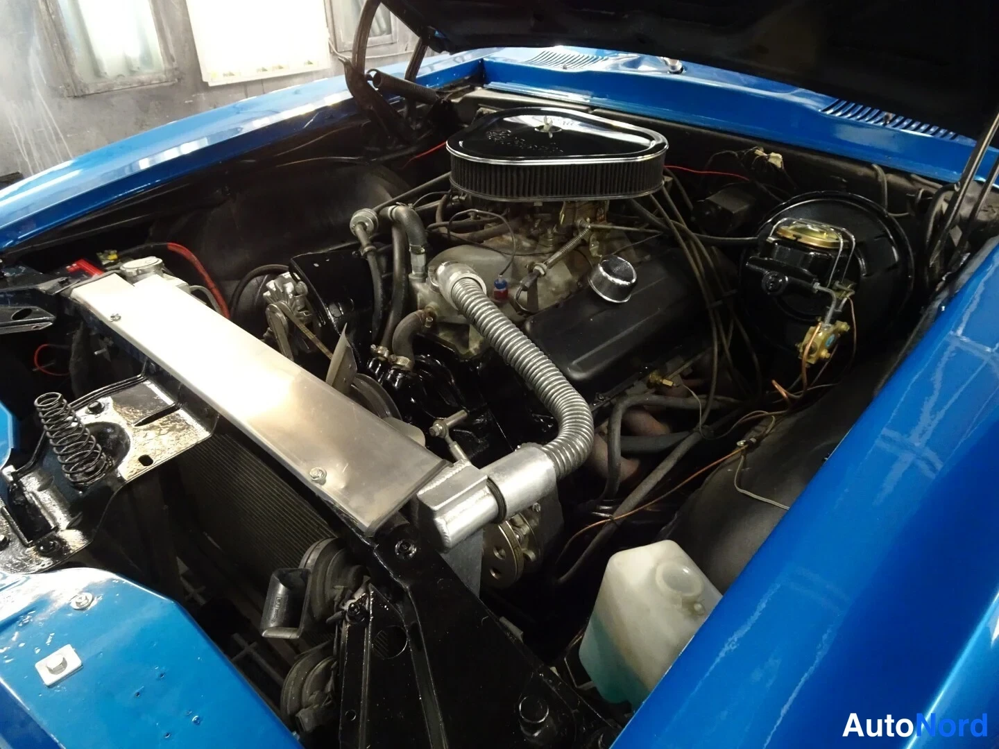Sininen Pontiac Firebird 1967, moottoritila, kuva 37