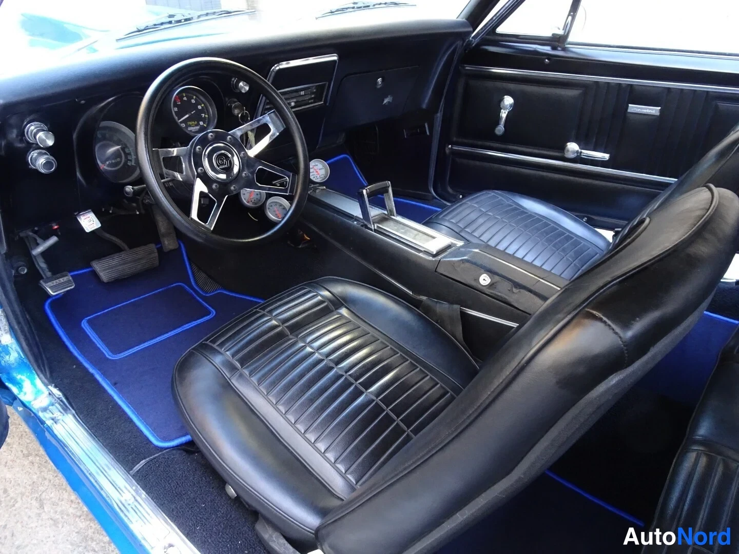 Sininen Pontiac Firebird 1967, ohjaamo, kuva 23
