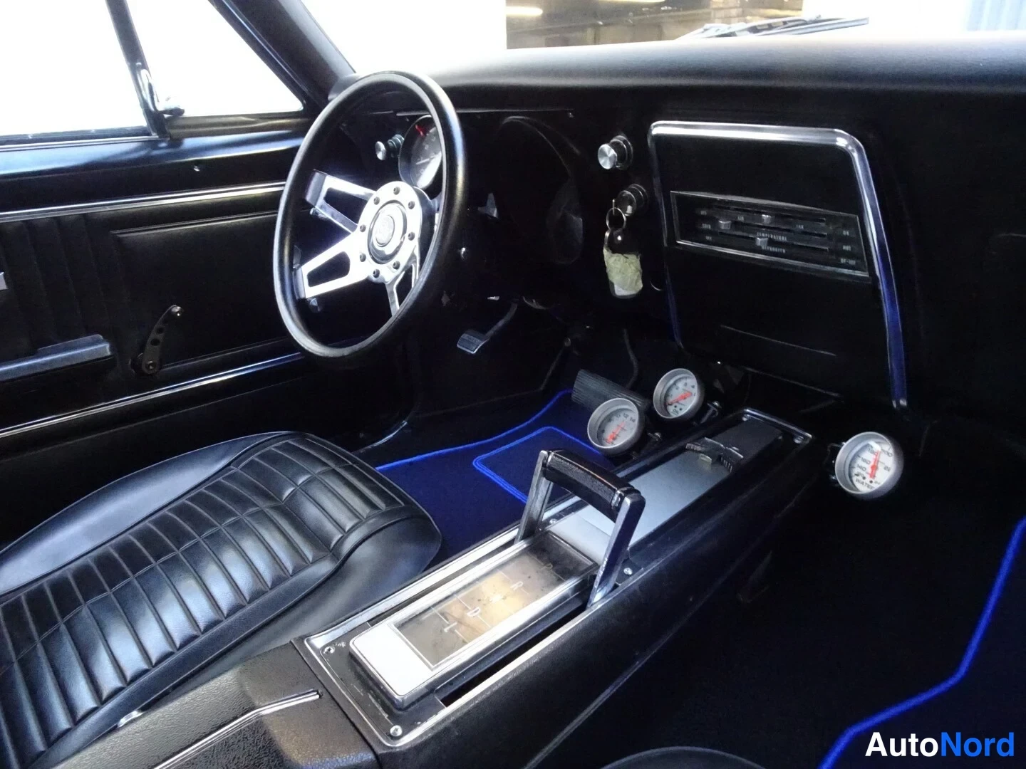 Sininen Pontiac Firebird 1967, ohjaamo, kuva 24