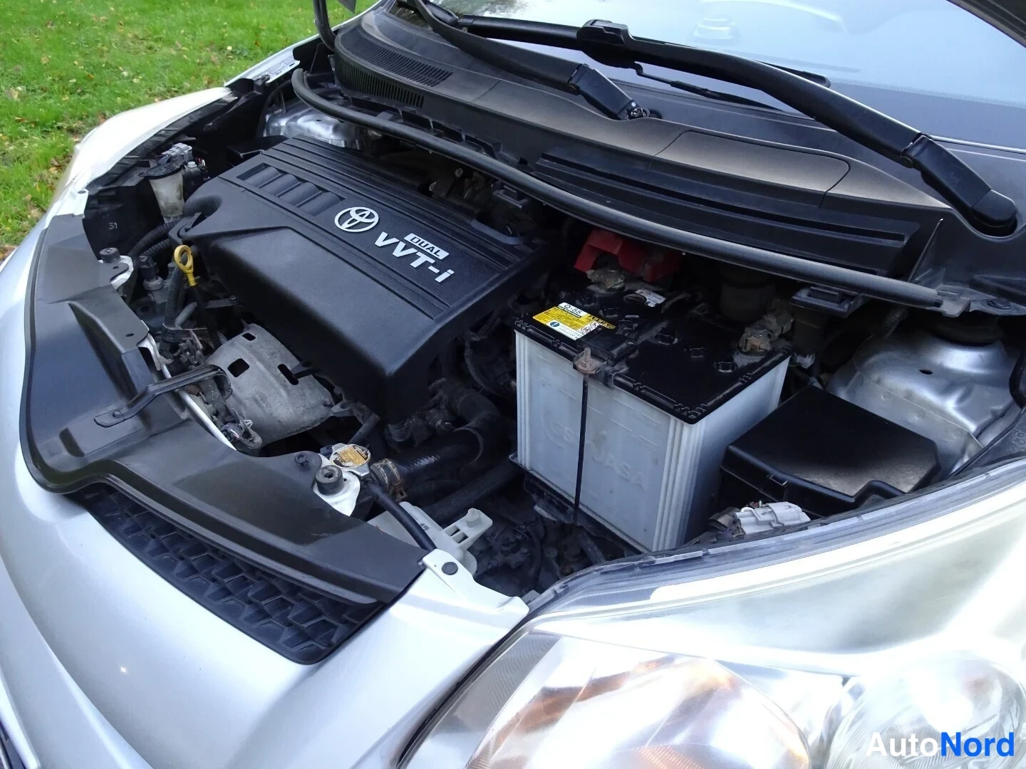 Silver Toyota Urban Cruiser 2009, engine bay, photo 32