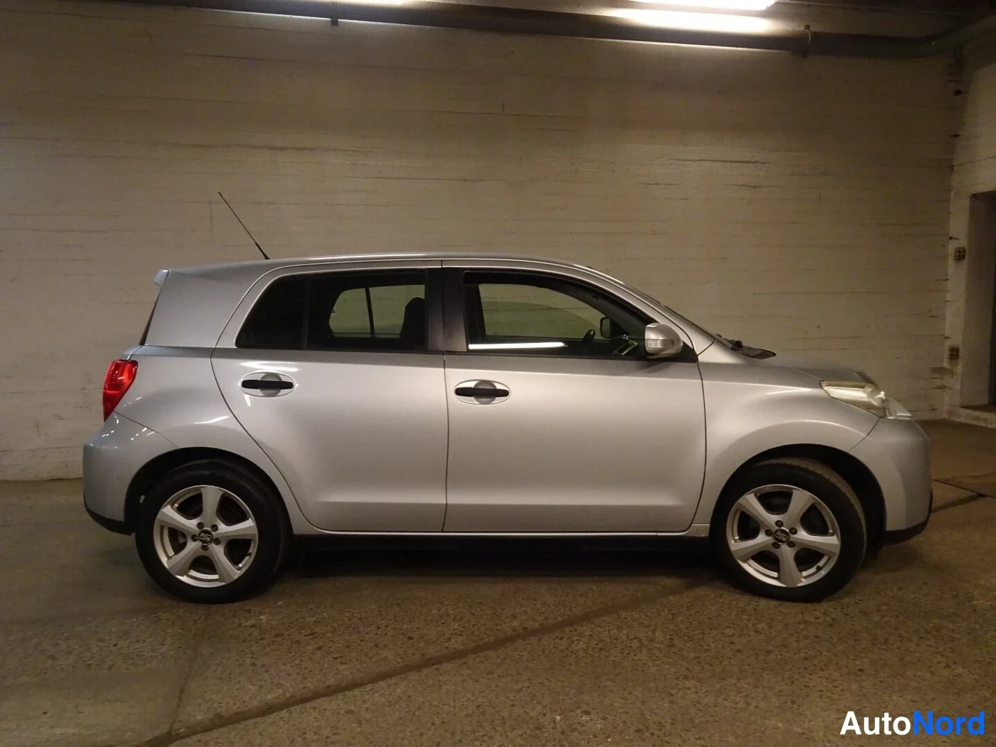 Silver Toyota Urban Cruiser 2009, side, photo 15