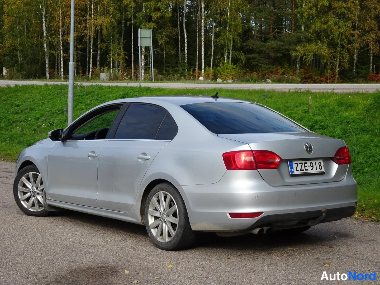 Hopea Volkswagen Jetta 2012, takaviisto, kuva 7
