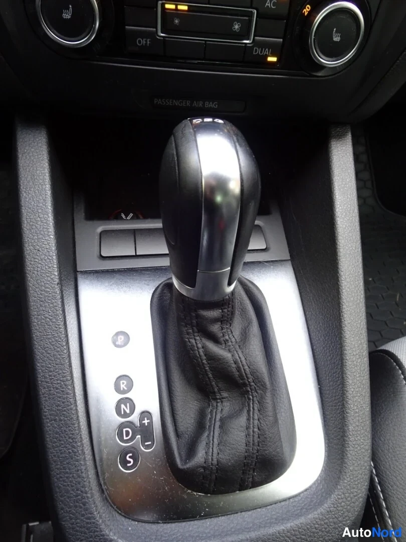 Hopea Volkswagen Jetta 2012, yksityiskohta, kuva 18