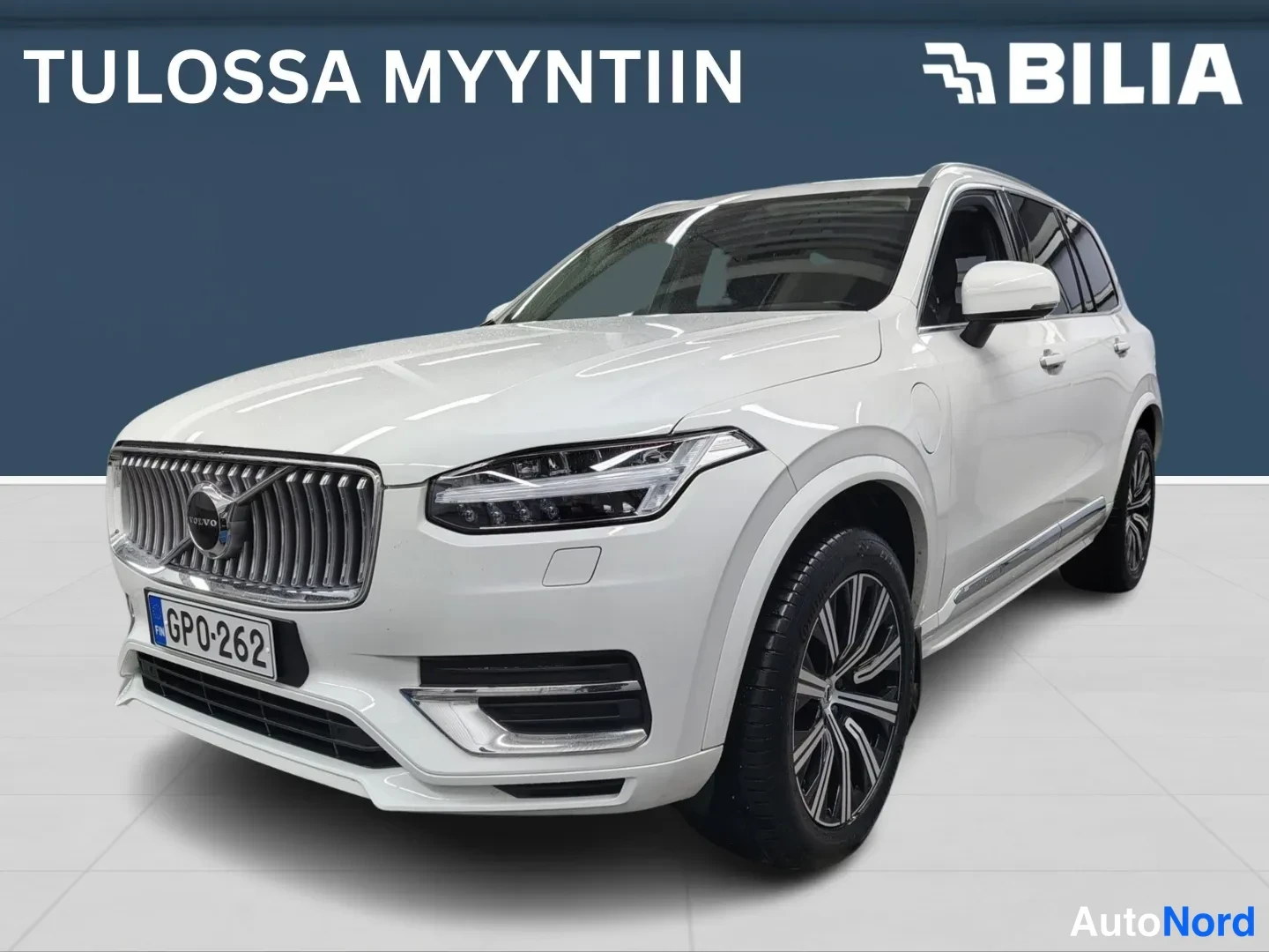 Valkoinen Volvo XC90 2021, etuviisto, keula vasemmalle, kuva 2