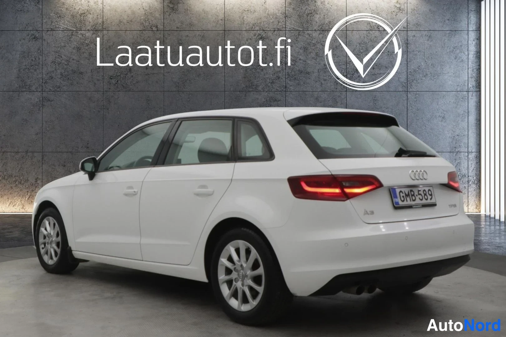 Valkoinen Audi A3 Sportback 2016, takaviisto, kuva 5