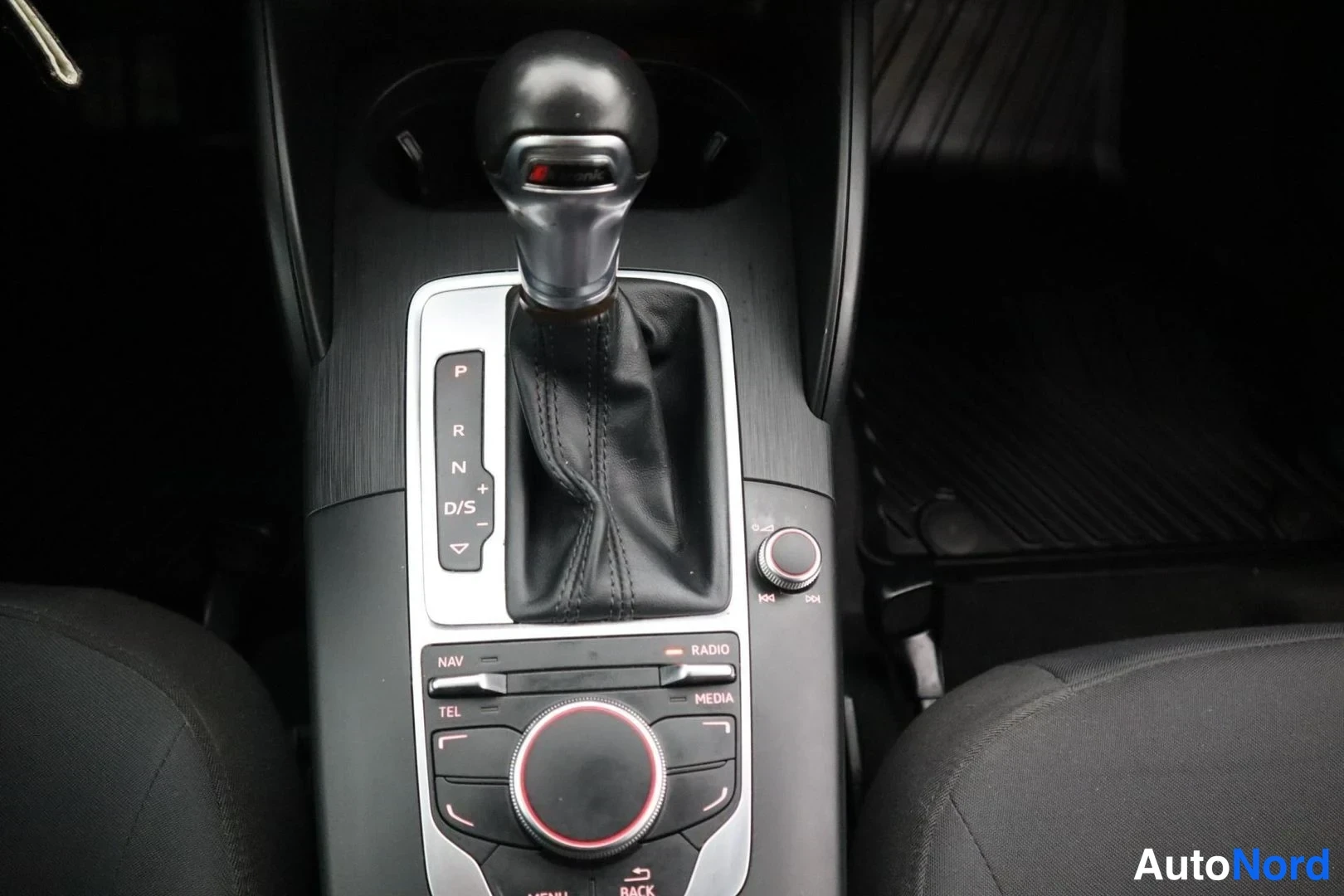 Valkoinen Audi A3 Sportback 2016, yksityiskohta, kuva 28