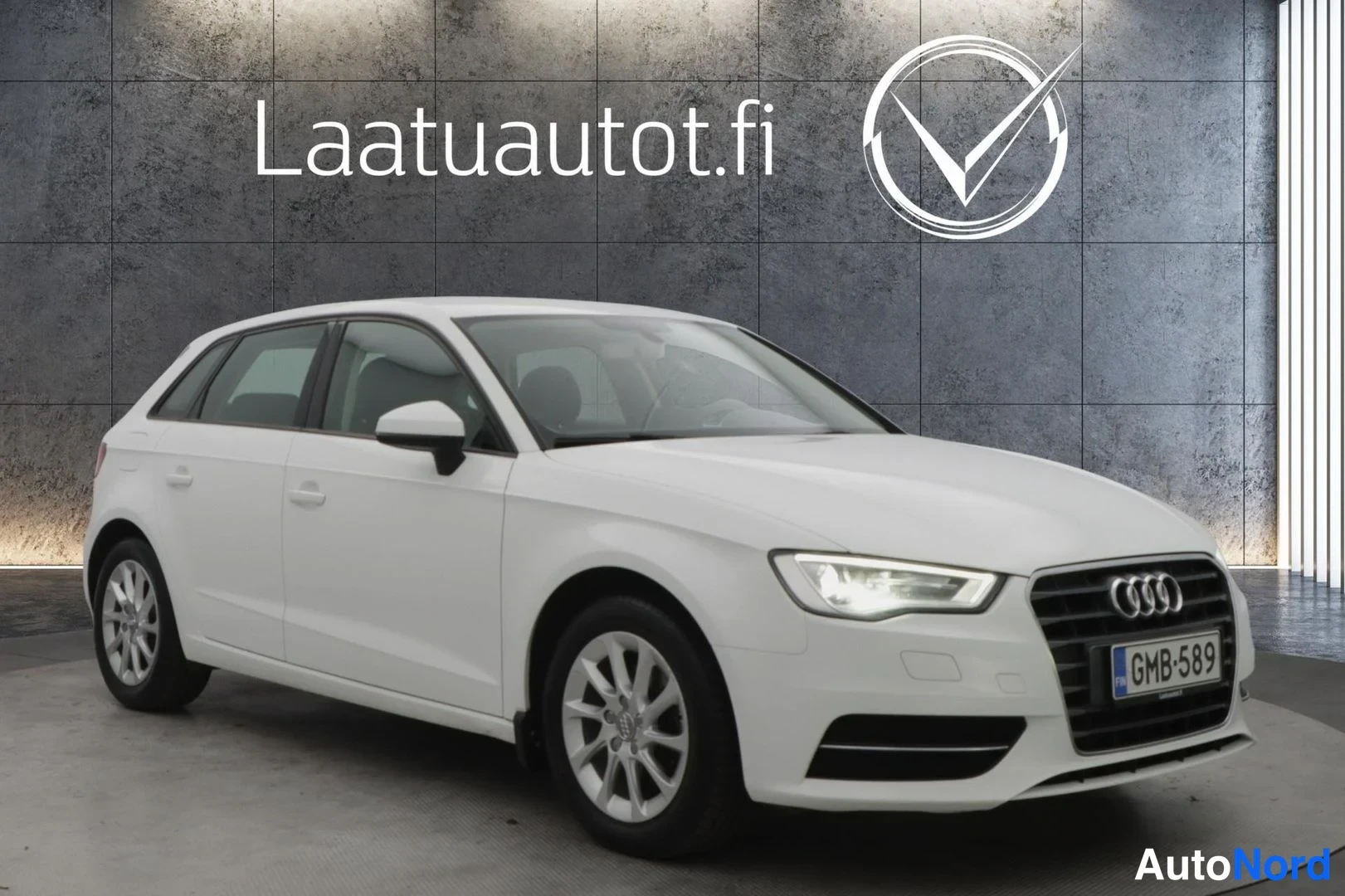 Valkoinen Audi A3 Sportback 2016, etuviisto, keula oikealle, kuva 3
