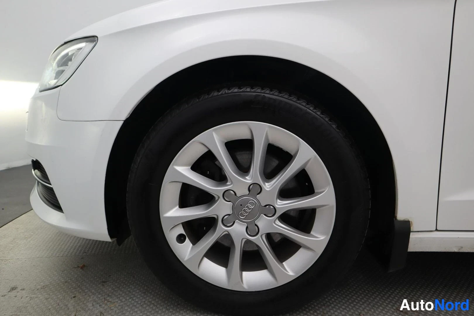 Valkoinen Audi A3 Sportback 2016, yksityiskohta, kuva 18