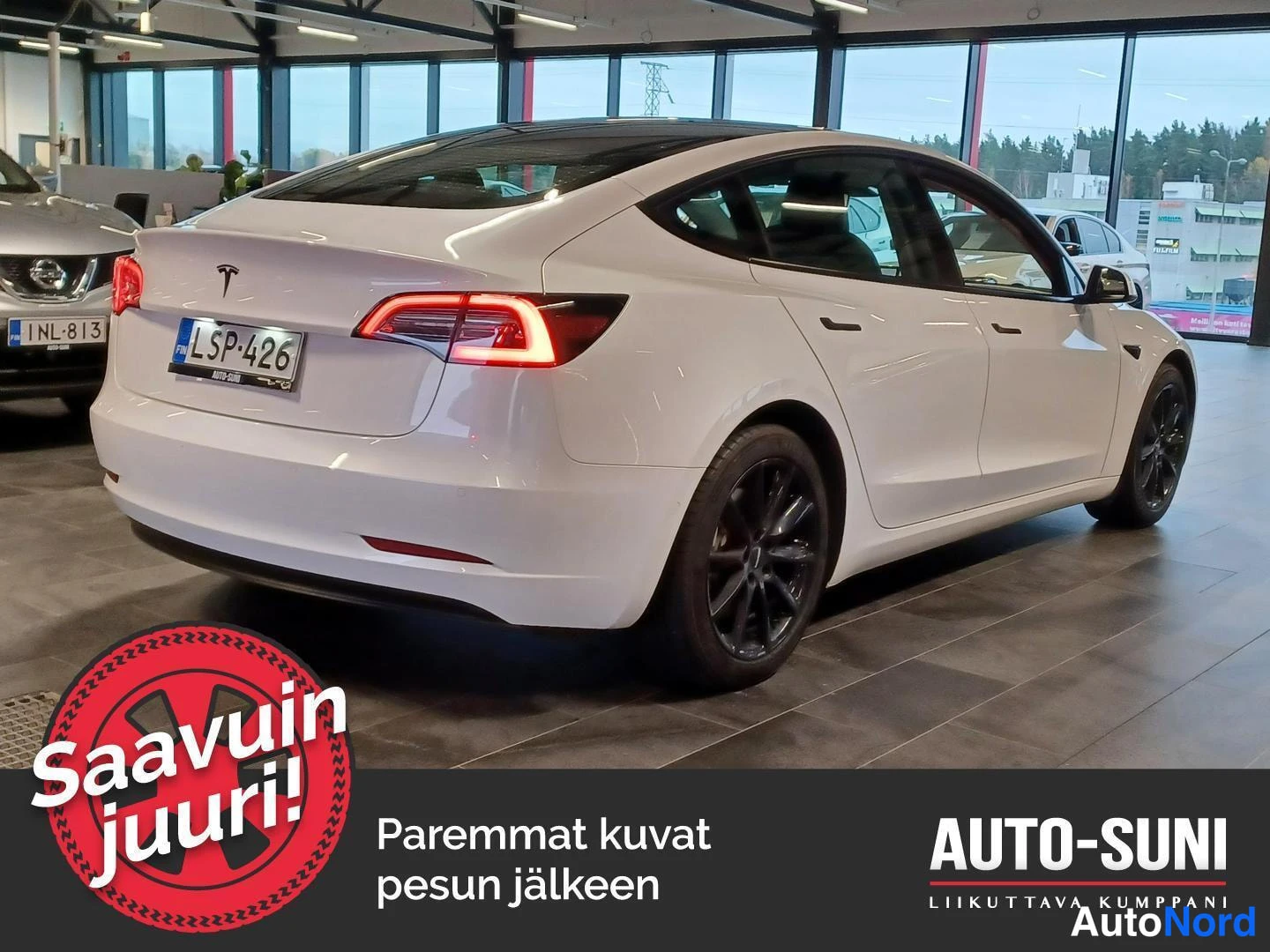 Valkoinen Tesla Model 3 2022, takaviisto, kuva 2