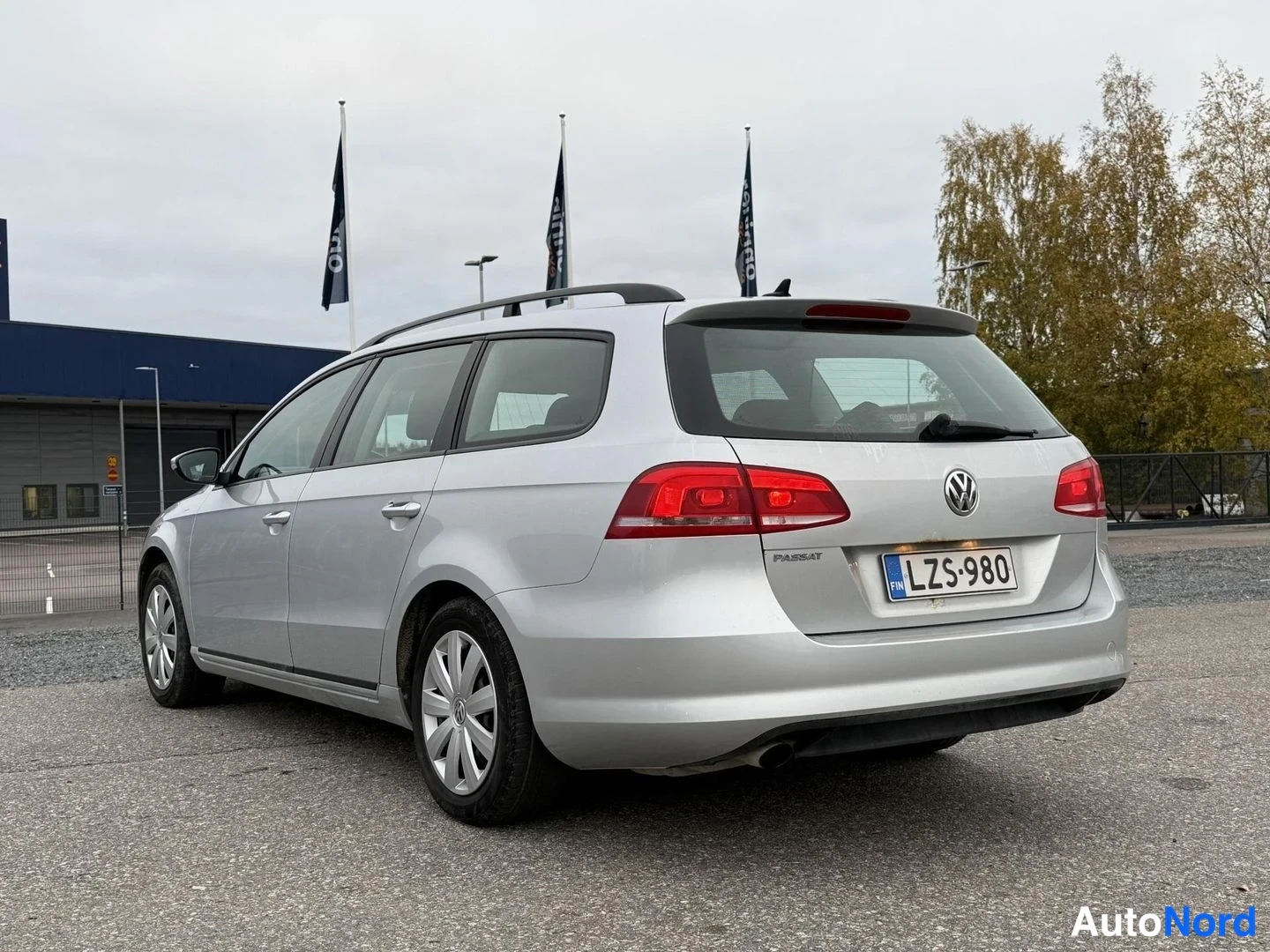 Hopea Volkswagen Passat 2011, takaviisto, kuva 3