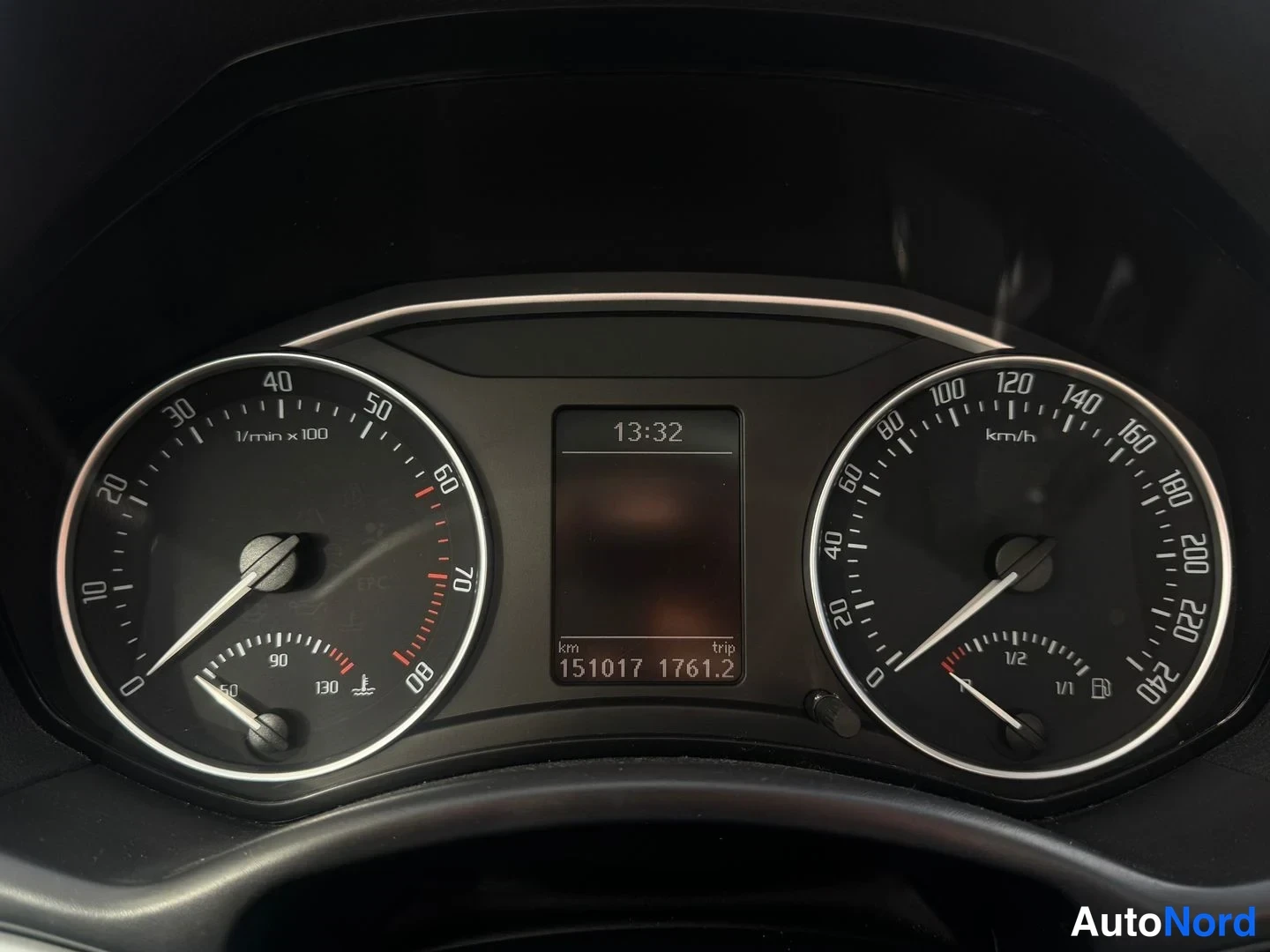 Harmaa Skoda Octavia 2011, yksityiskohta, kuva 9